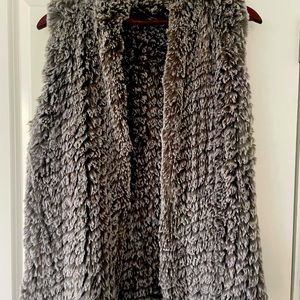 Bloomingdale's - AQUA Faux Fur Vest S in Gray
